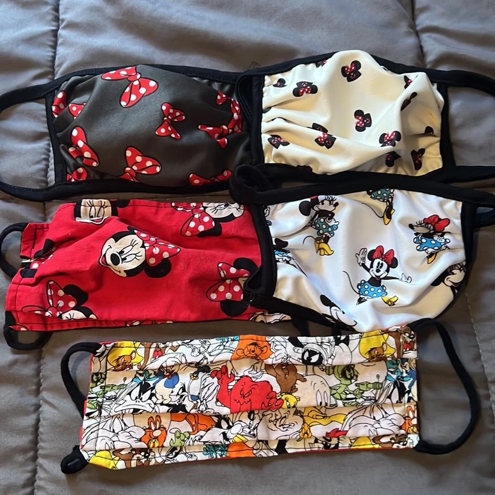 Bundle of 5 Women’s Disney Minnie Mouse & WB Looney Toons Face Masks
